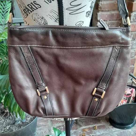 Wilson Leather Shoulder Bag - Picture 2 of 9